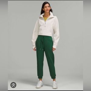 Lululemon Everglade green scuba joggers